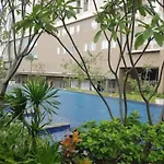 Madison Park Apartment 2 Bedroom Near Central Park Mall