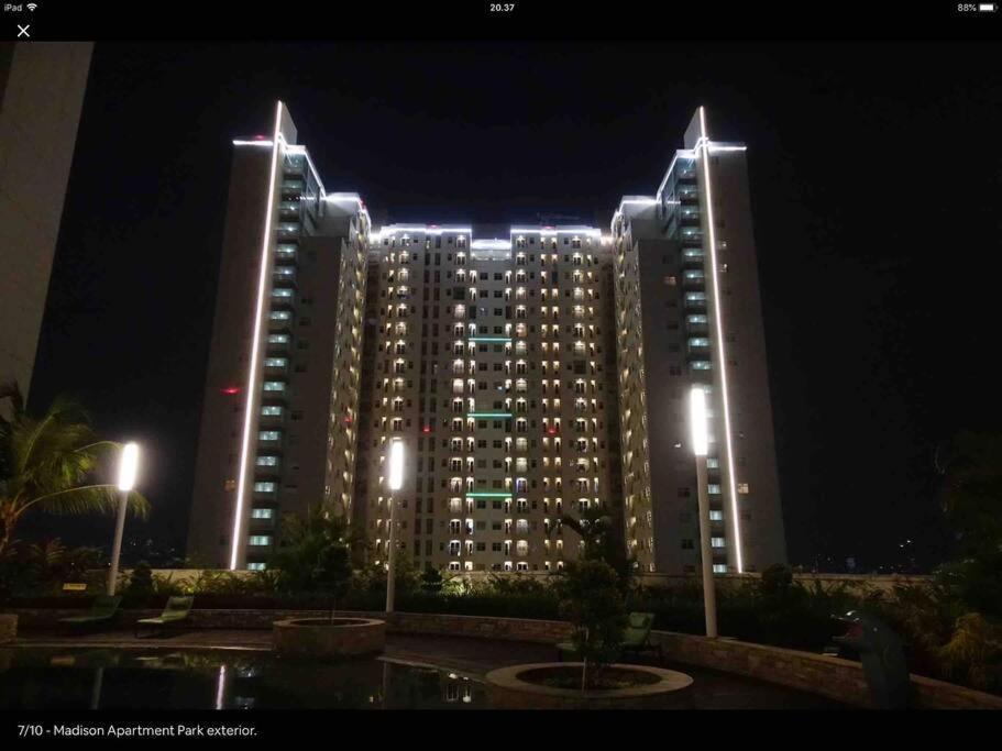 Madison Park 2 Bedroom Near Park Mall *